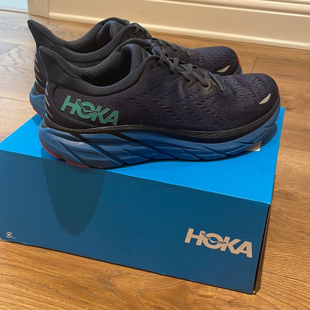 Hoka Clifton 8’s 10D